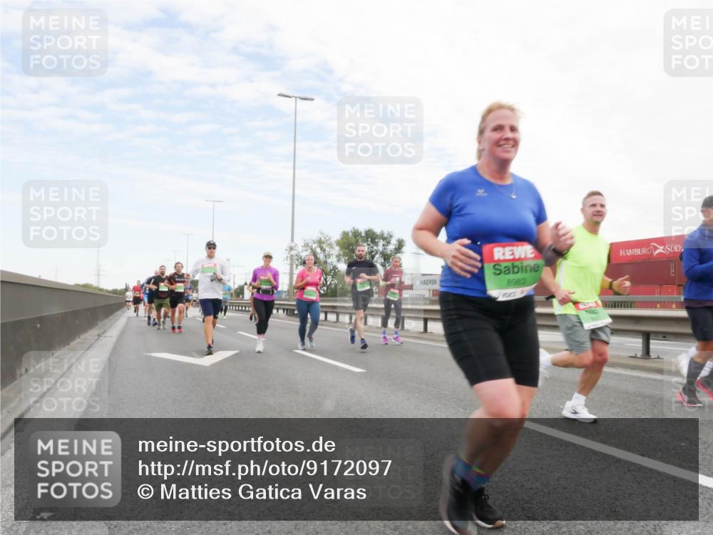 03.10.2025 - Köhlbrandbrückenlauf Matties Gatica Varas http://msf.ph/oto/9172097 03.10.2025 15:19:32 Position 3 8983 meine-sportfotos.de