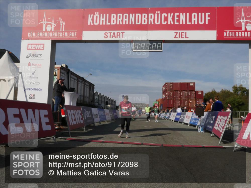 03.10.2025 - Köhlbrandbrückenlauf Matties Gatica Varas http://msf.ph/oto/9172098 03.10.2025 10:41:08 Ziel 2223, 2260, 2485, 3377 meine-sportfotos.de