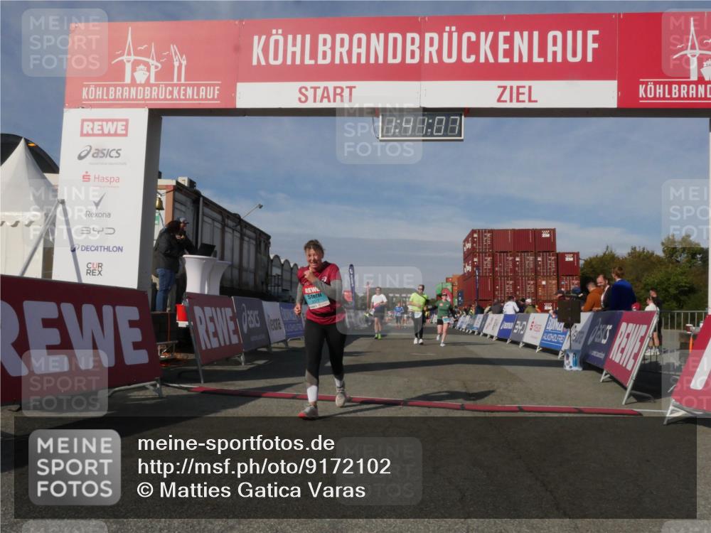 03.10.2025 - Köhlbrandbrückenlauf Matties Gatica Varas http://msf.ph/oto/9172102 03.10.2025 10:41:09 Ziel 2223, 2260, 2485 meine-sportfotos.de