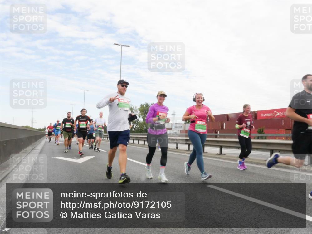 03.10.2025 - Köhlbrandbrückenlauf Matties Gatica Varas http://msf.ph/oto/9172105 03.10.2025 15:19:34 Position 3  meine-sportfotos.de