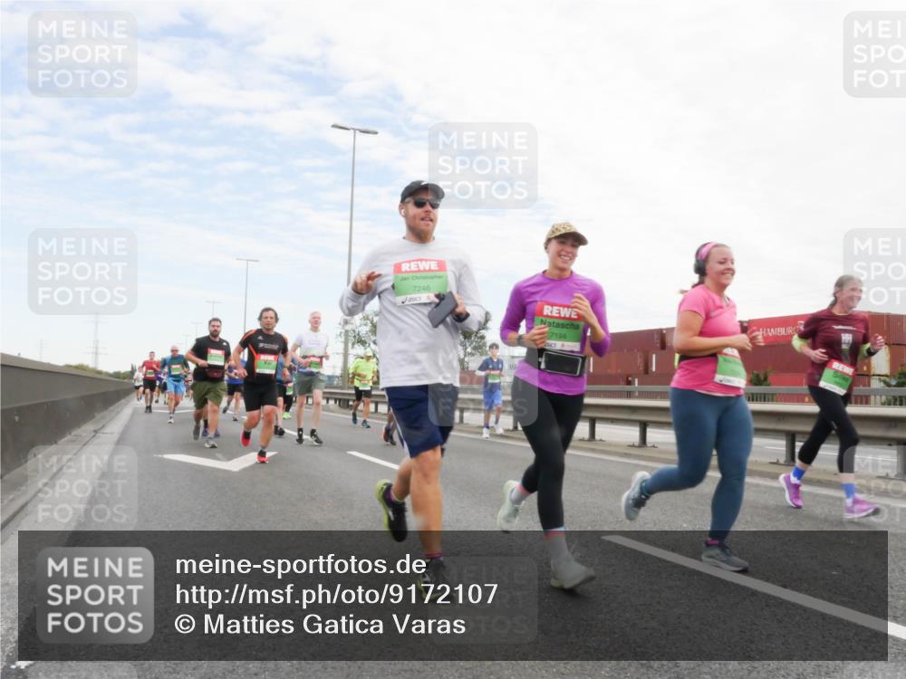 03.10.2025 - Köhlbrandbrückenlauf Matties Gatica Varas http://msf.ph/oto/9172107 03.10.2025 15:19:34 Position 3 7246, 7194 meine-sportfotos.de