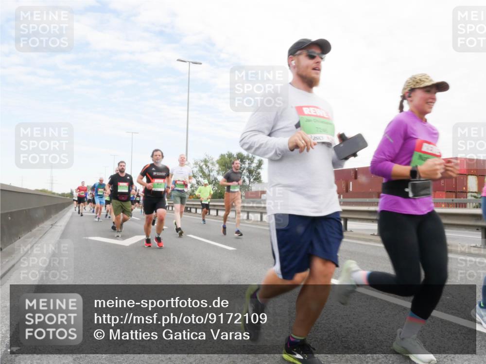 03.10.2025 - Köhlbrandbrückenlauf Matties Gatica Varas http://msf.ph/oto/9172109 03.10.2025 15:19:35 Position 3 7246 meine-sportfotos.de