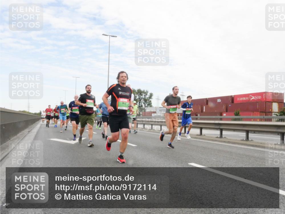 03.10.2025 - Köhlbrandbrückenlauf Matties Gatica Varas http://msf.ph/oto/9172114 03.10.2025 15:19:36 Position 3  meine-sportfotos.de