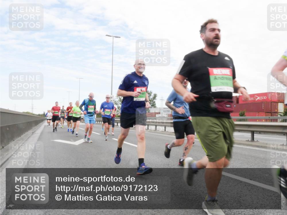 03.10.2025 - Köhlbrandbrückenlauf Matties Gatica Varas http://msf.ph/oto/9172123 03.10.2025 15:19:38 Position 3  meine-sportfotos.de
