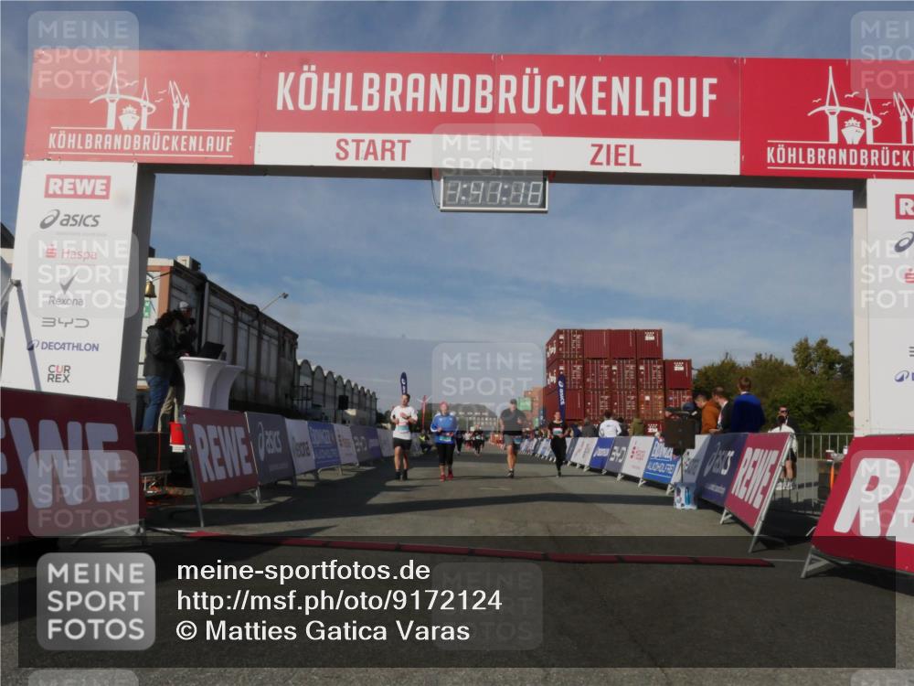 03.10.2025 - Köhlbrandbrückenlauf Matties Gatica Varas http://msf.ph/oto/9172124 03.10.2025 10:41:20 Ziel 1518, 1981, 2723, 3080, 3373, 3374 meine-sportfotos.de