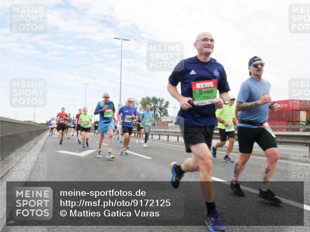 03.10.2025 - Köhlbrandbrückenlauf Matties Gatica Varas http://msf.ph/oto/9172125 03.10.2025 15:19:38 Position 3 7533 meine-sportfotos.de