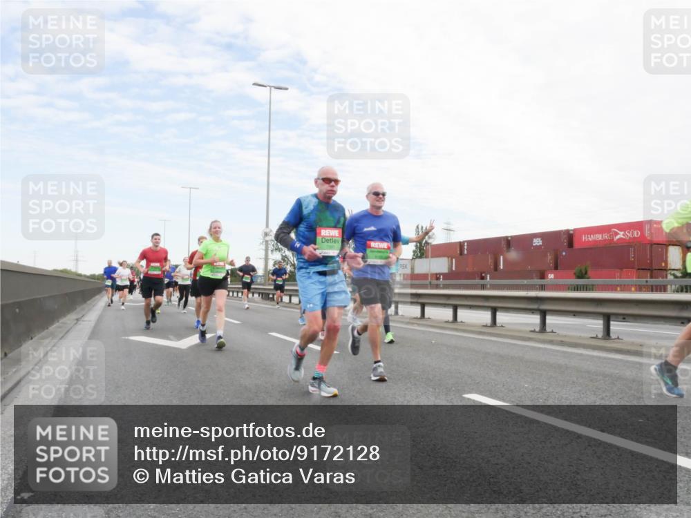 03.10.2025 - Köhlbrandbrückenlauf Matties Gatica Varas http://msf.ph/oto/9172128 03.10.2025 15:19:39 Position 3  meine-sportfotos.de