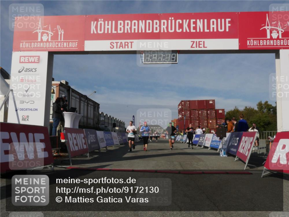 03.10.2025 - Köhlbrandbrückenlauf Matties Gatica Varas http://msf.ph/oto/9172130 03.10.2025 10:41:21 Ziel 1518, 1981, 2723, 3080, 3373, 3374 meine-sportfotos.de