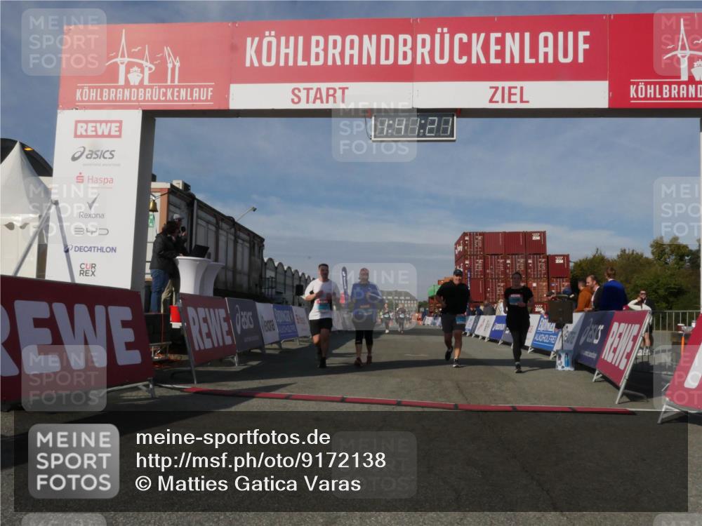03.10.2025 - Köhlbrandbrückenlauf Matties Gatica Varas http://msf.ph/oto/9172138 03.10.2025 10:41:23 Ziel 1518, 1981, 2723, 3080, 3373, 3374 meine-sportfotos.de