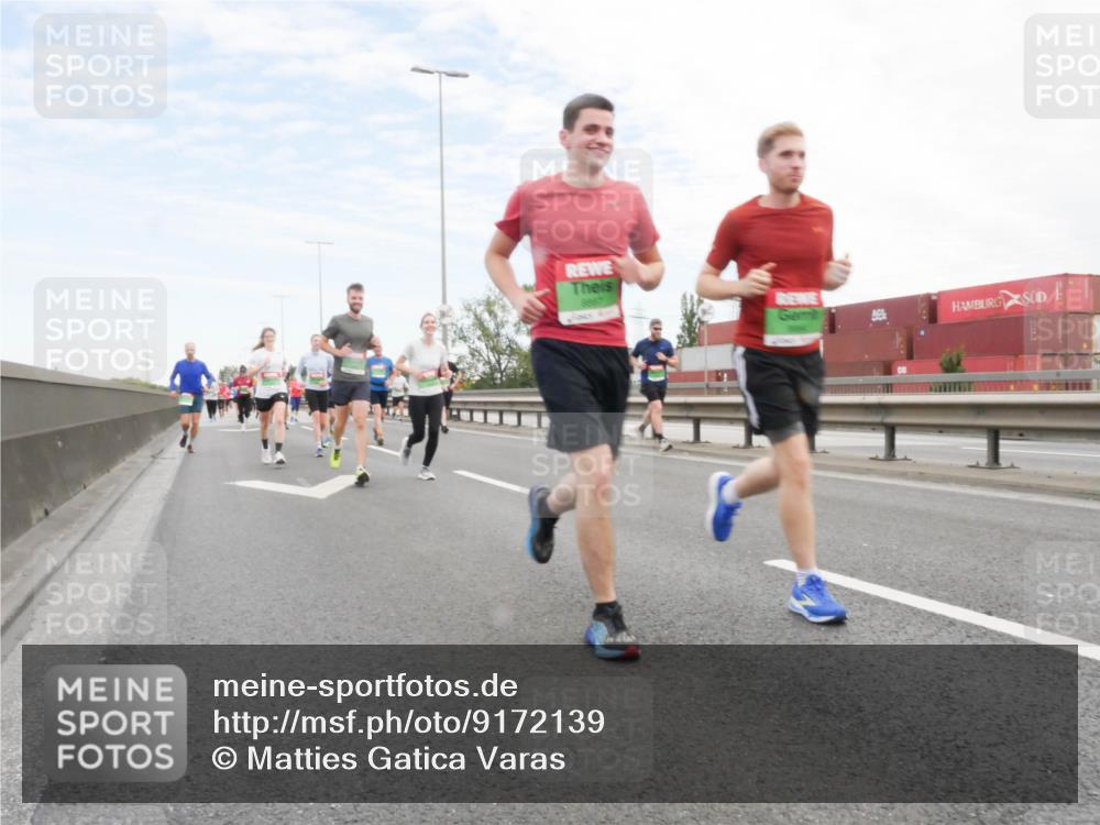 03.10.2025 - Köhlbrandbrückenlauf Matties Gatica Varas http://msf.ph/oto/9172139 03.10.2025 15:19:42 Position 3  meine-sportfotos.de