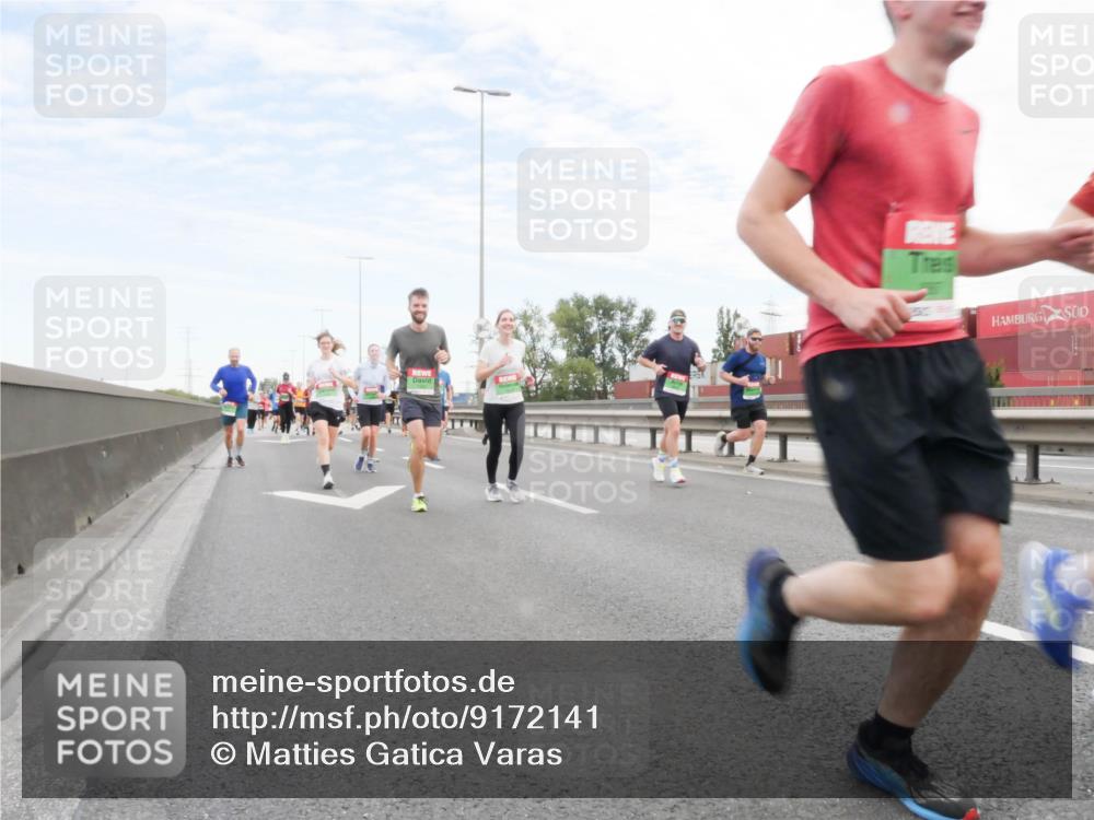 03.10.2025 - Köhlbrandbrückenlauf Matties Gatica Varas http://msf.ph/oto/9172141 03.10.2025 15:19:42 Position 3  meine-sportfotos.de