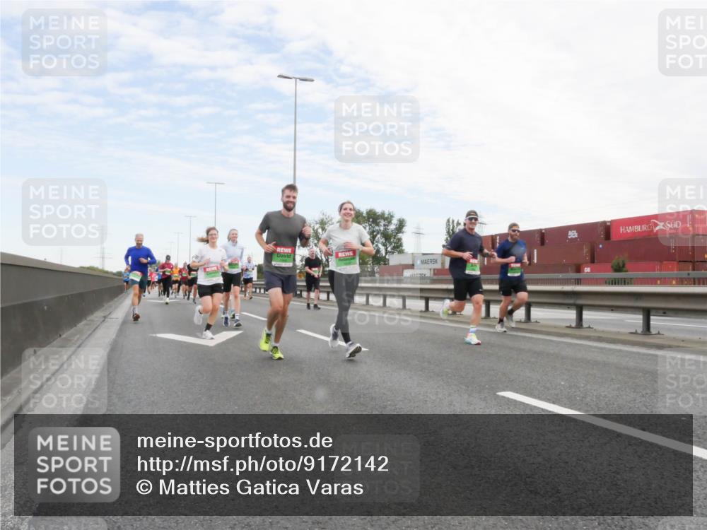 03.10.2025 - Köhlbrandbrückenlauf Matties Gatica Varas http://msf.ph/oto/9172142 03.10.2025 15:19:43 Position 3  meine-sportfotos.de