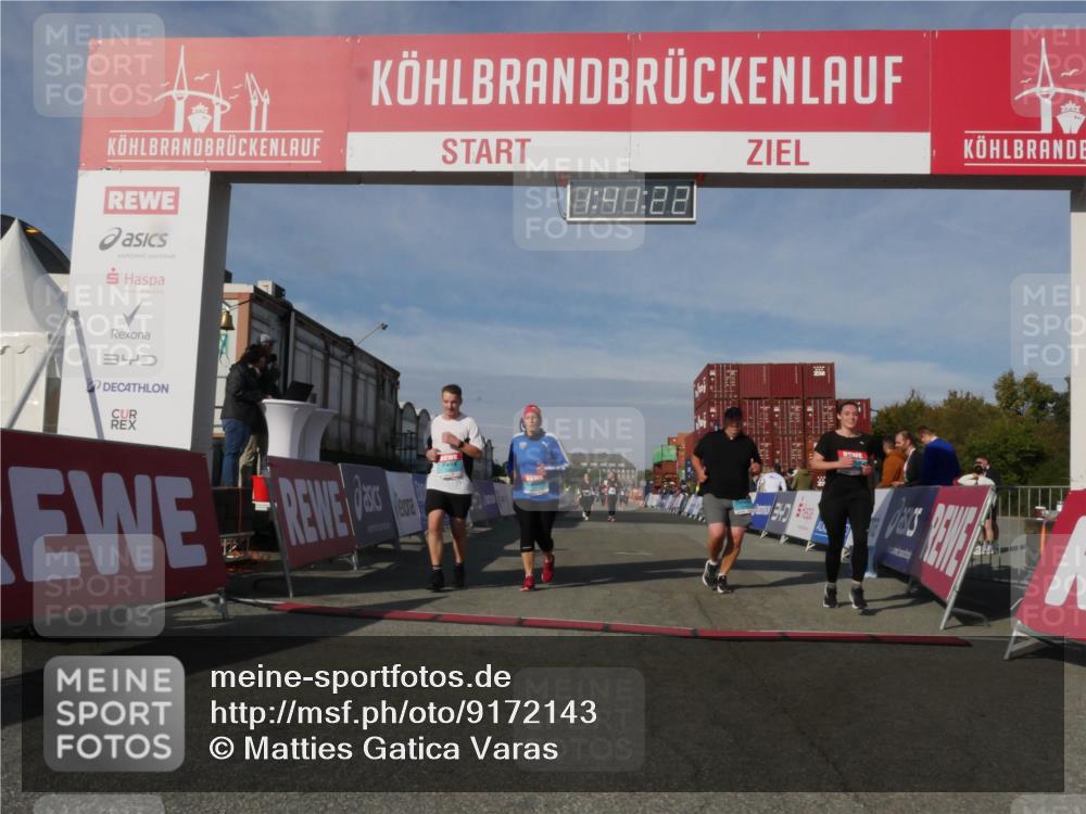03.10.2025 - Köhlbrandbrückenlauf Matties Gatica Varas http://msf.ph/oto/9172143 03.10.2025 10:41:24 Ziel 1518, 1981, 2723, 3080, 3373, 3374 meine-sportfotos.de