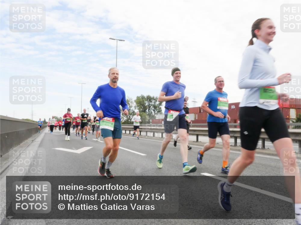 03.10.2025 - Köhlbrandbrückenlauf Matties Gatica Varas http://msf.ph/oto/9172154 03.10.2025 15:19:46 Position 3 7626 meine-sportfotos.de