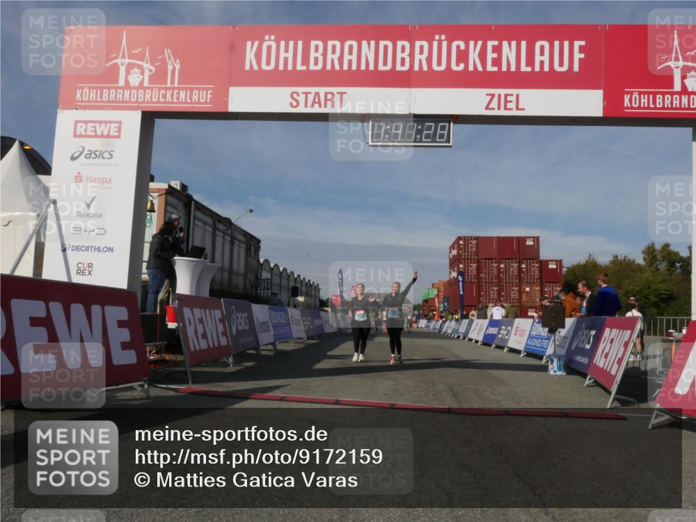 03.10.2025 - Köhlbrandbrückenlauf Matties Gatica Varas http://msf.ph/oto/9172159 03.10.2025 10:41:30 Ziel 2199, 2547, 3373, 3374 meine-sportfotos.de