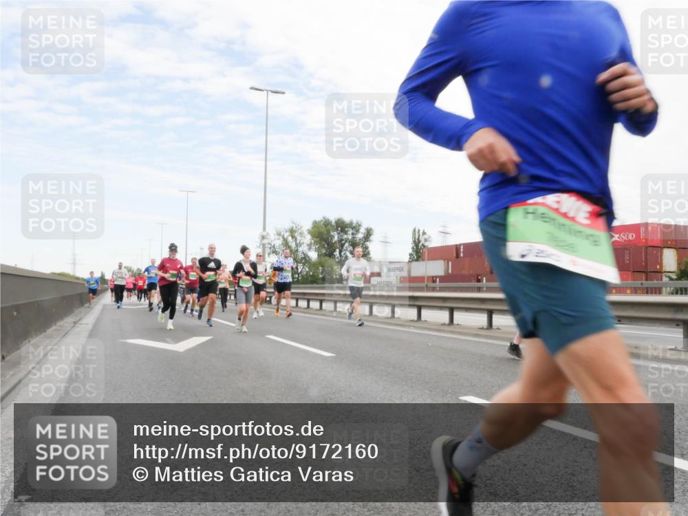 03.10.2025 - Köhlbrandbrückenlauf Matties Gatica Varas http://msf.ph/oto/9172160 03.10.2025 15:19:47 Position 3  meine-sportfotos.de