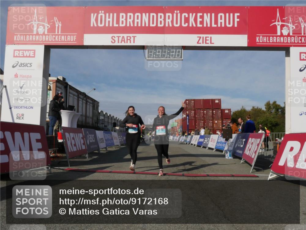 03.10.2025 - Köhlbrandbrückenlauf Matties Gatica Varas http://msf.ph/oto/9172168 03.10.2025 10:41:32 Ziel 2199, 2547, 3373, 3374 meine-sportfotos.de