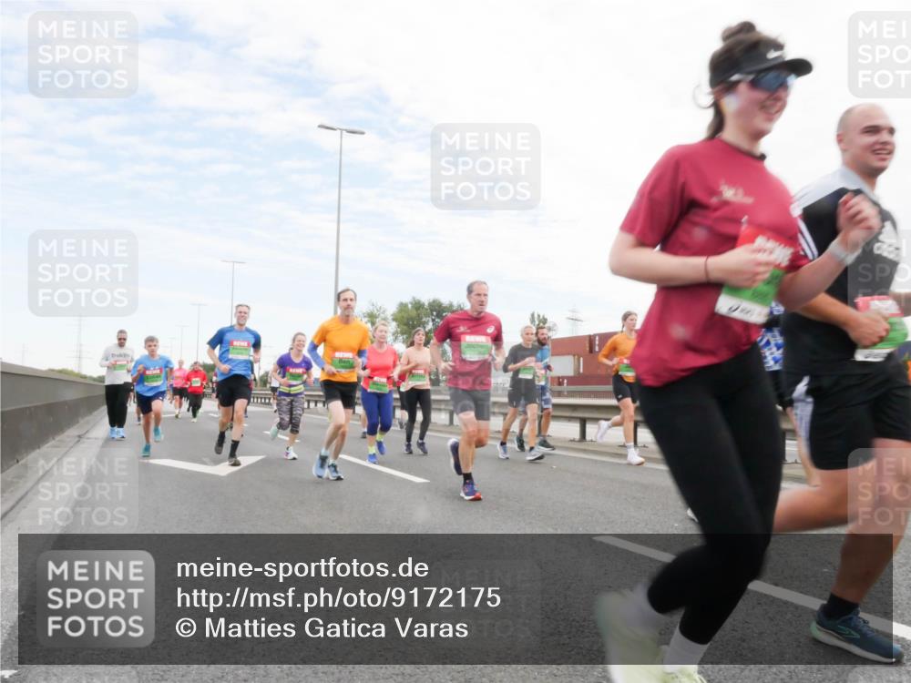 03.10.2025 - Köhlbrandbrückenlauf Matties Gatica Varas http://msf.ph/oto/9172175 03.10.2025 15:19:51 Position 3  meine-sportfotos.de