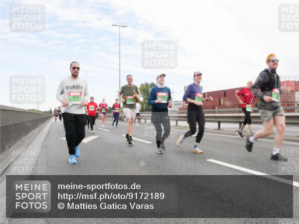 03.10.2025 - Köhlbrandbrückenlauf Matties Gatica Varas http://msf.ph/oto/9172189 03.10.2025 15:19:54 Position 3 7477 meine-sportfotos.de