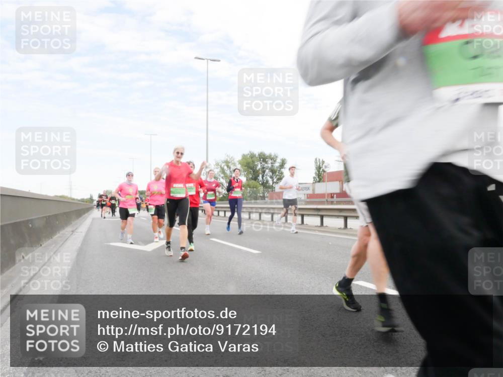 03.10.2025 - Köhlbrandbrückenlauf Matties Gatica Varas http://msf.ph/oto/9172194 03.10.2025 15:19:56 Position 3  meine-sportfotos.de