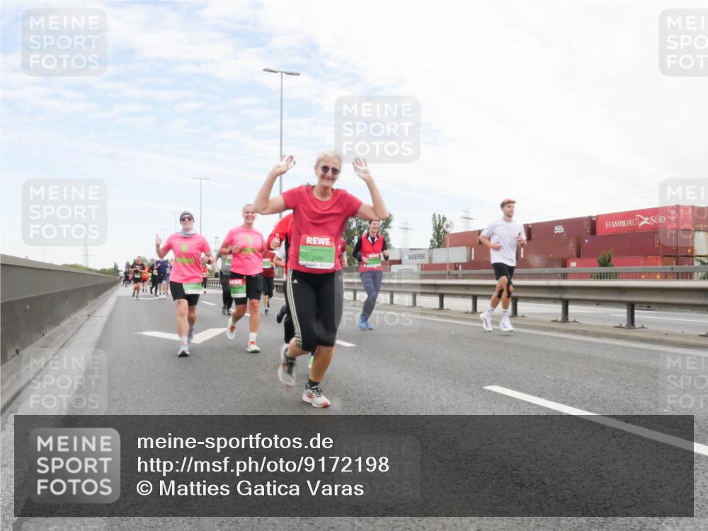 03.10.2025 - Köhlbrandbrückenlauf Matties Gatica Varas http://msf.ph/oto/9172198 03.10.2025 15:19:57 Position 3 7430 meine-sportfotos.de