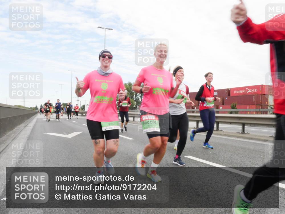 03.10.2025 - Köhlbrandbrückenlauf Matties Gatica Varas http://msf.ph/oto/9172204 03.10.2025 15:19:58 Position 3 9357, 9356 meine-sportfotos.de