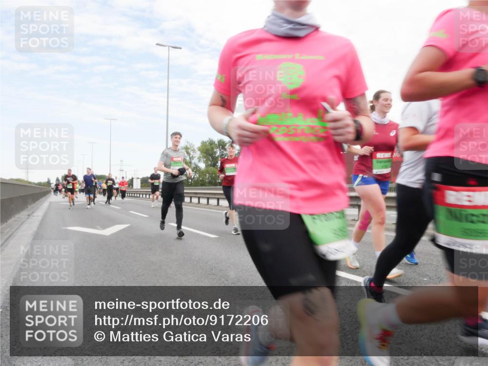 03.10.2025 - Köhlbrandbrückenlauf Matties Gatica Varas http://msf.ph/oto/9172206 03.10.2025 15:19:59 Position 3 1114 meine-sportfotos.de