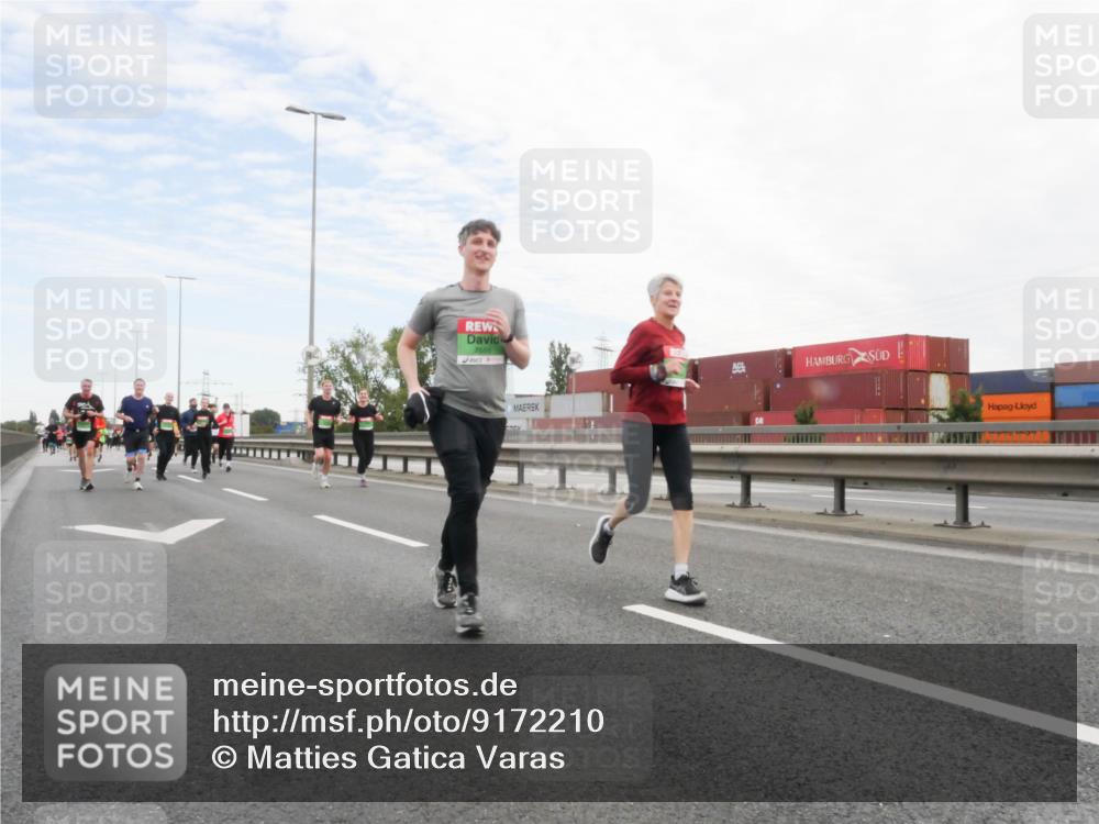 03.10.2025 - Köhlbrandbrückenlauf Matties Gatica Varas http://msf.ph/oto/9172210 03.10.2025 15:20:00 Position 3  meine-sportfotos.de