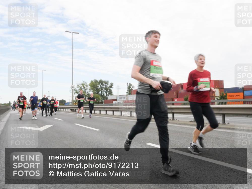 03.10.2025 - Köhlbrandbrückenlauf Matties Gatica Varas http://msf.ph/oto/9172213 03.10.2025 15:20:00 Position 3  meine-sportfotos.de