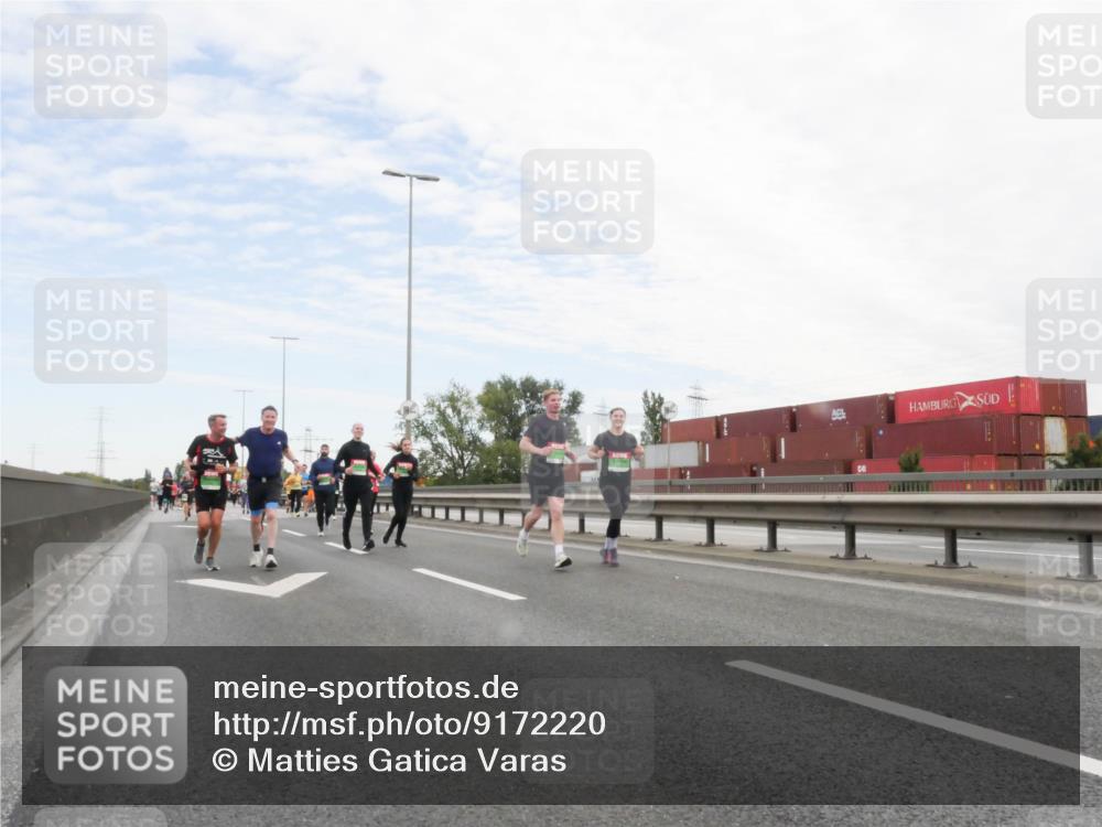 03.10.2025 - Köhlbrandbrückenlauf Matties Gatica Varas http://msf.ph/oto/9172220 03.10.2025 15:20:01 Position 3  meine-sportfotos.de