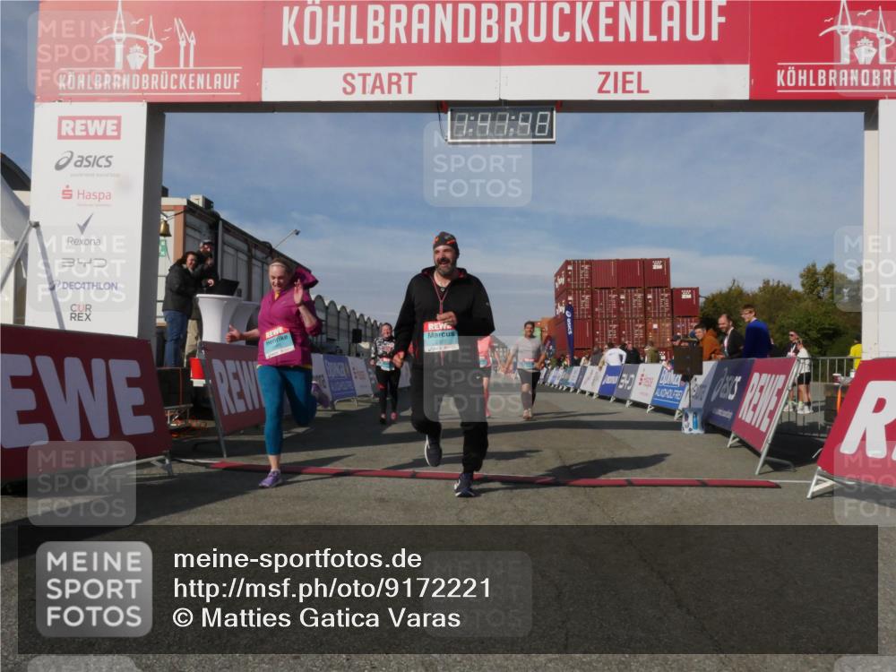 03.10.2025 - Köhlbrandbrückenlauf Matties Gatica Varas http://msf.ph/oto/9172221 03.10.2025 10:41:50 Ziel 2307, 2555, 2612, 2613, 2666, 3517 meine-sportfotos.de