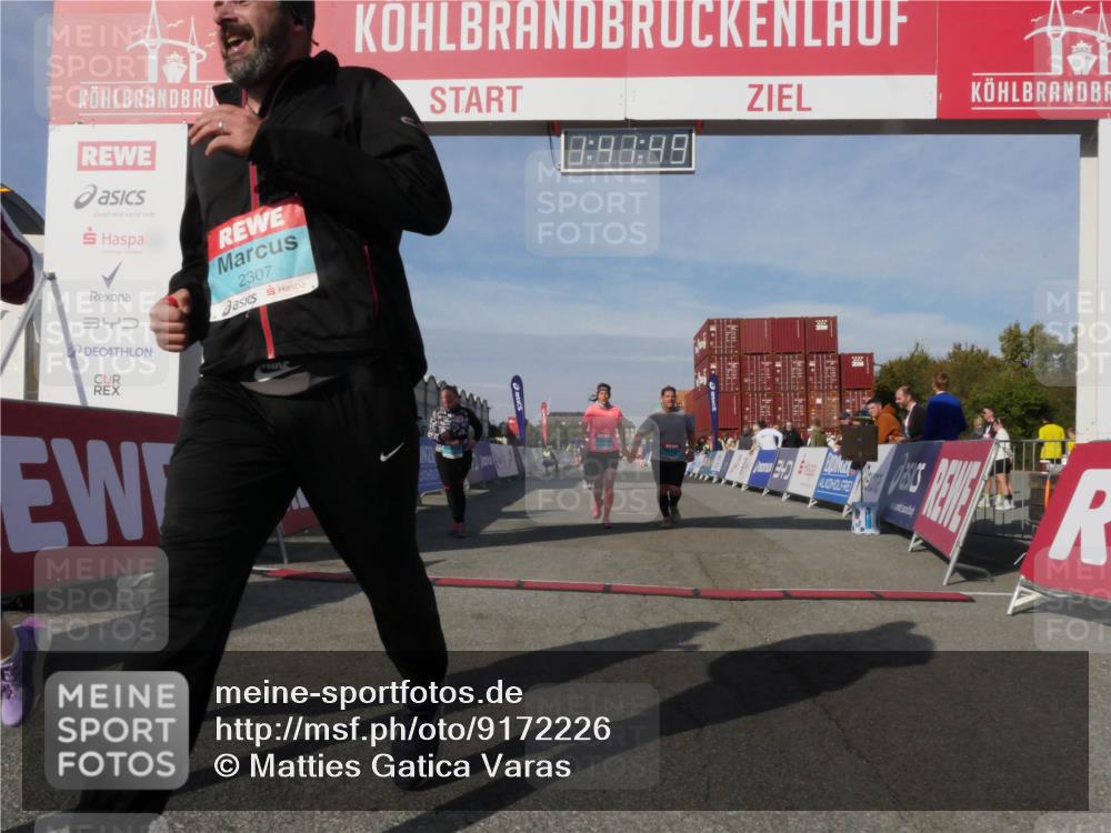 03.10.2025 - Köhlbrandbrückenlauf Matties Gatica Varas http://msf.ph/oto/9172226 03.10.2025 10:41:51 Ziel 2555, 2612, 2613, 3517 meine-sportfotos.de