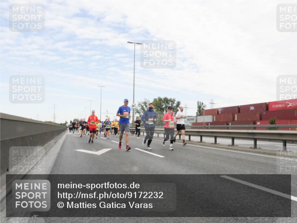 03.10.2025 - Köhlbrandbrückenlauf Matties Gatica Varas http://msf.ph/oto/9172232 03.10.2025 15:20:05 Position 3  meine-sportfotos.de