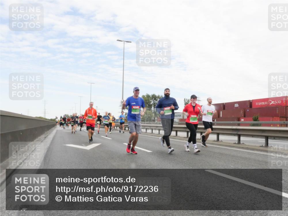 03.10.2025 - Köhlbrandbrückenlauf Matties Gatica Varas http://msf.ph/oto/9172236 03.10.2025 15:20:06 Position 3  meine-sportfotos.de