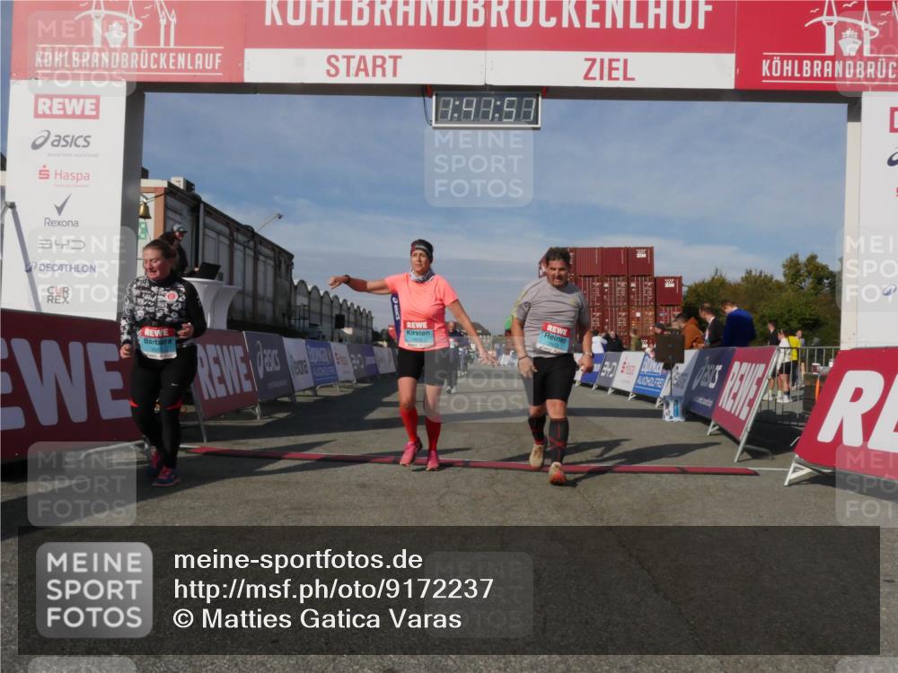 03.10.2025 - Köhlbrandbrückenlauf Matties Gatica Varas http://msf.ph/oto/9172237 03.10.2025 10:41:53 Ziel 2612, 2613, 2887, 2888, 2988, 3517 meine-sportfotos.de