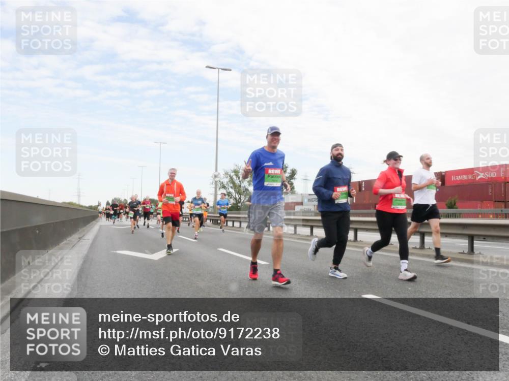 03.10.2025 - Köhlbrandbrückenlauf Matties Gatica Varas http://msf.ph/oto/9172238 03.10.2025 15:20:06 Position 3  meine-sportfotos.de