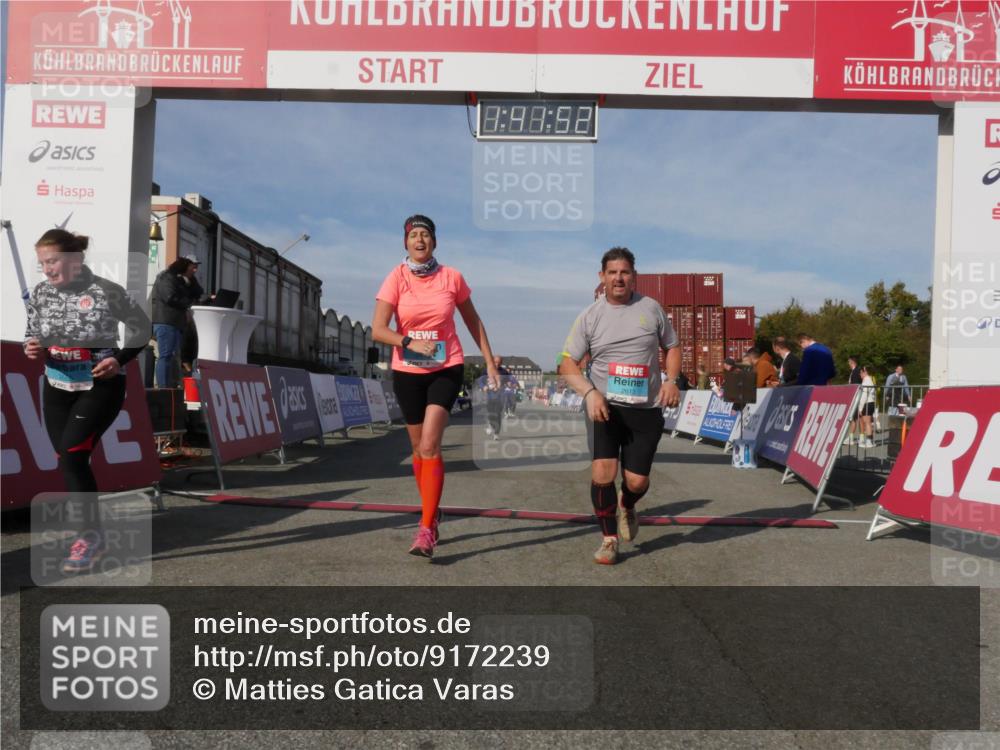 03.10.2025 - Köhlbrandbrückenlauf Matties Gatica Varas http://msf.ph/oto/9172239 03.10.2025 10:41:54 Ziel 2887, 2888, 2988, 3517 meine-sportfotos.de