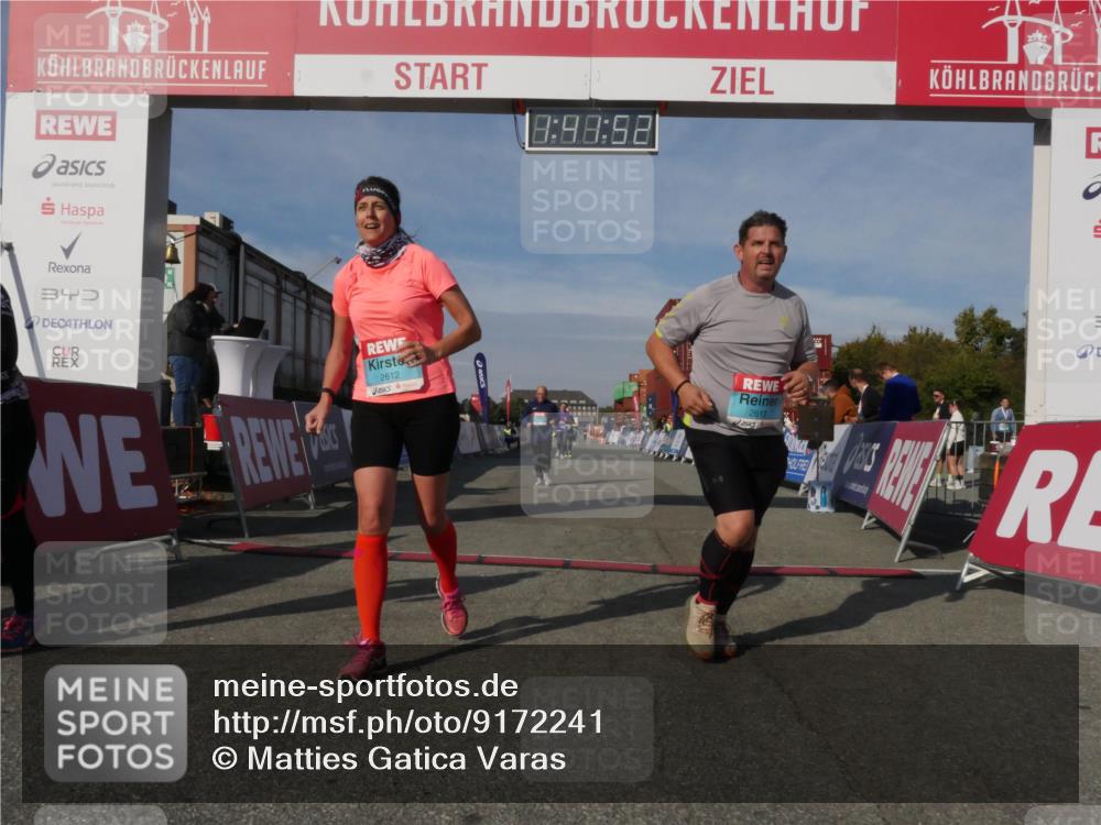 03.10.2025 - Köhlbrandbrückenlauf Matties Gatica Varas http://msf.ph/oto/9172241 03.10.2025 10:41:54 Ziel 2887, 2888, 2988, 3517 meine-sportfotos.de
