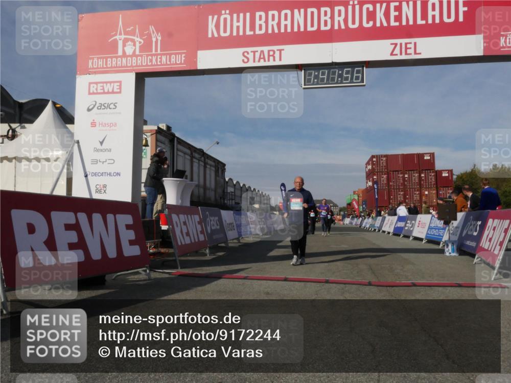 03.10.2025 - Köhlbrandbrückenlauf Matties Gatica Varas http://msf.ph/oto/9172244 03.10.2025 10:41:57 Ziel 2887, 2888, 2988, 3517 meine-sportfotos.de