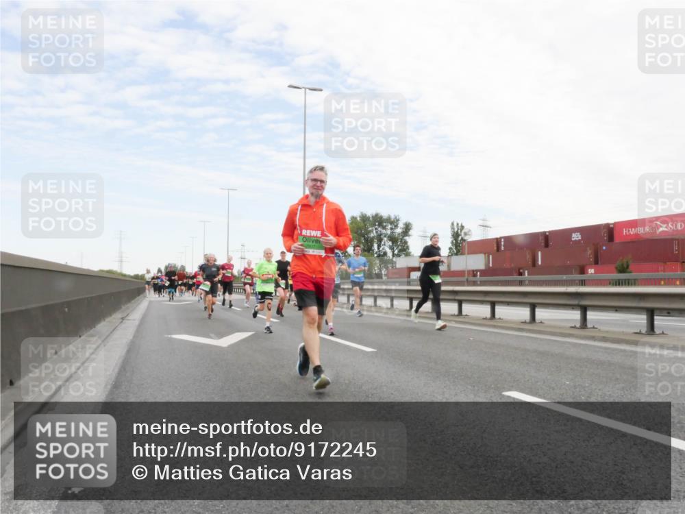 03.10.2025 - Köhlbrandbrückenlauf Matties Gatica Varas http://msf.ph/oto/9172245 03.10.2025 15:20:08 Position 3  meine-sportfotos.de