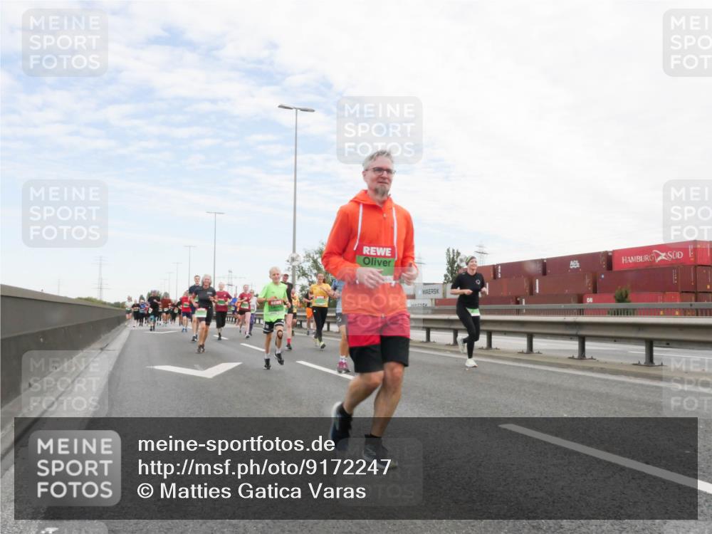 03.10.2025 - Köhlbrandbrückenlauf Matties Gatica Varas http://msf.ph/oto/9172247 03.10.2025 15:20:08 Position 3  meine-sportfotos.de