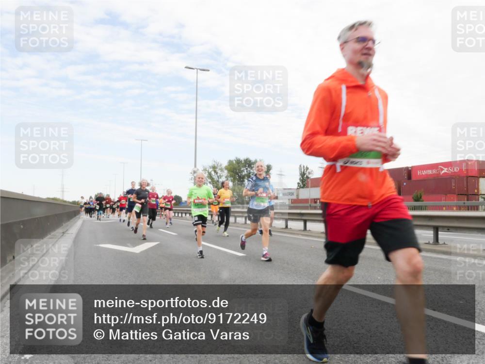 03.10.2025 - Köhlbrandbrückenlauf Matties Gatica Varas http://msf.ph/oto/9172249 03.10.2025 15:20:09 Position 3  meine-sportfotos.de
