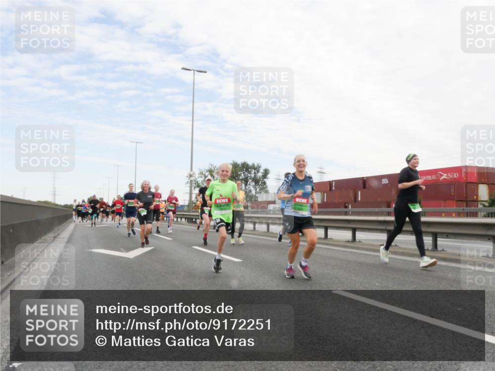 03.10.2025 - Köhlbrandbrückenlauf Matties Gatica Varas http://msf.ph/oto/9172251 03.10.2025 15:20:09 Position 3  meine-sportfotos.de