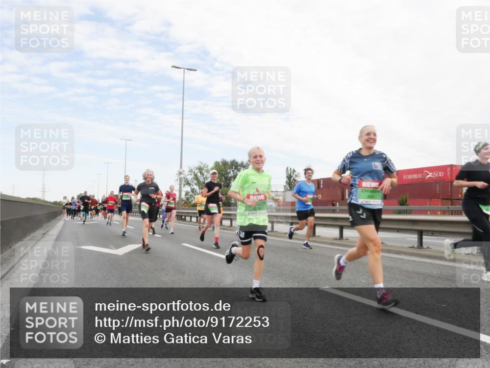03.10.2025 - Köhlbrandbrückenlauf Matties Gatica Varas http://msf.ph/oto/9172253 03.10.2025 15:20:10 Position 3  meine-sportfotos.de