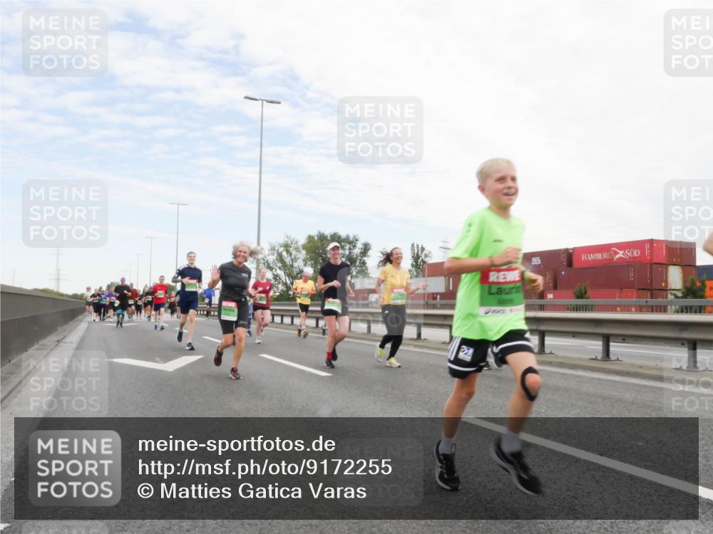 03.10.2025 - Köhlbrandbrückenlauf Matties Gatica Varas http://msf.ph/oto/9172255 03.10.2025 15:20:10 Position 3  meine-sportfotos.de
