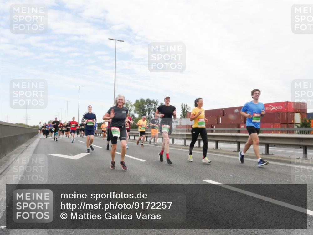 03.10.2025 - Köhlbrandbrückenlauf Matties Gatica Varas http://msf.ph/oto/9172257 03.10.2025 15:20:11 Position 3  meine-sportfotos.de