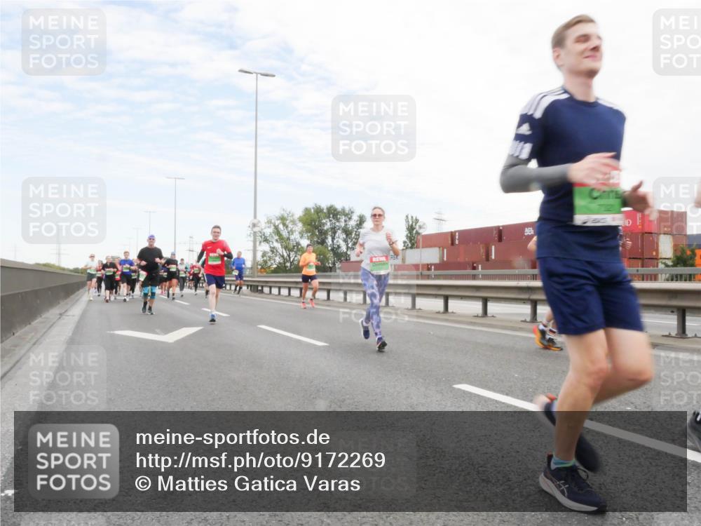 03.10.2025 - Köhlbrandbrückenlauf Matties Gatica Varas http://msf.ph/oto/9172269 03.10.2025 15:20:13 Position 3  meine-sportfotos.de