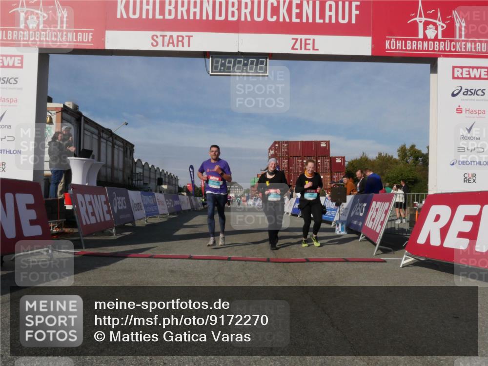 03.10.2025 - Köhlbrandbrückenlauf Matties Gatica Varas http://msf.ph/oto/9172270 03.10.2025 10:42:04 Ziel 2531, 2887, 2888, 2988 meine-sportfotos.de