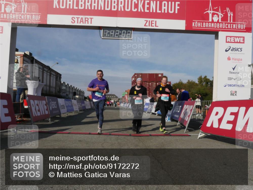 03.10.2025 - Köhlbrandbrückenlauf Matties Gatica Varas http://msf.ph/oto/9172272 03.10.2025 10:42:04 Ziel 2531, 2887, 2888, 2988 meine-sportfotos.de