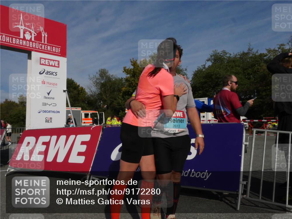 03.10.2025 - Köhlbrandbrückenlauf Matties Gatica Varas http://msf.ph/oto/9172280 03.10.2025 10:42:13 Ziel 2429, 2488, 2501, 2531, 3284 meine-sportfotos.de